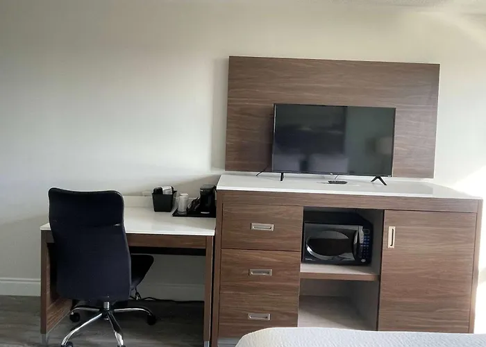 Super 8 By Wyndham Peterborough