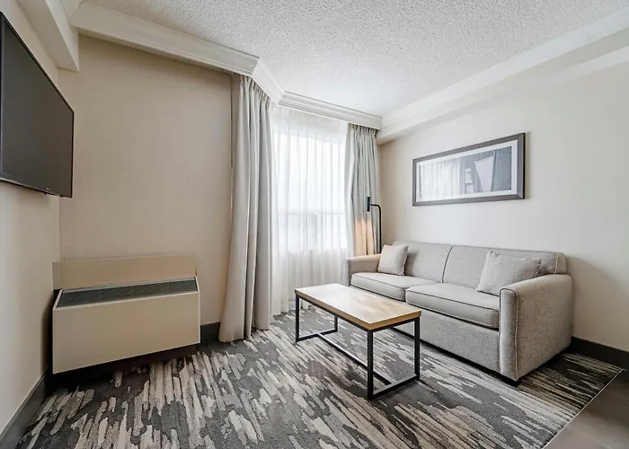 Sandman Signature Mississauga Hotel