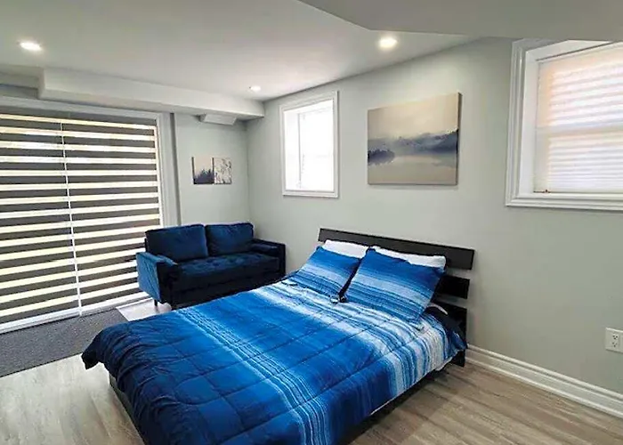 Studio In Whitby - Bright & Modern